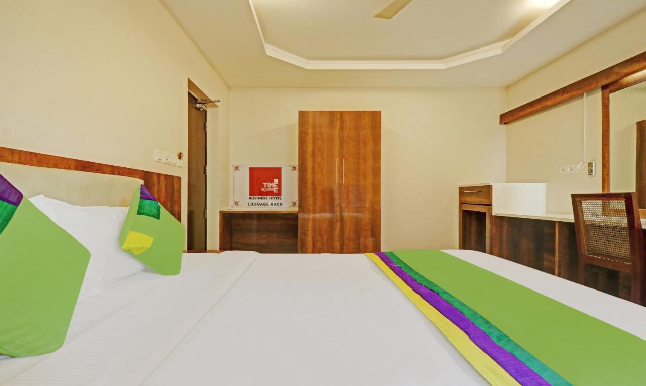Treebo Trend Time Square Marine Drive Hotel Kochi Exterior photo