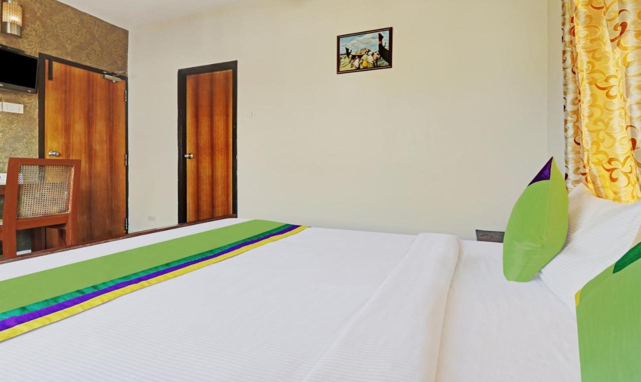 Treebo Trend Time Square Marine Drive Hotel Kochi Exterior photo