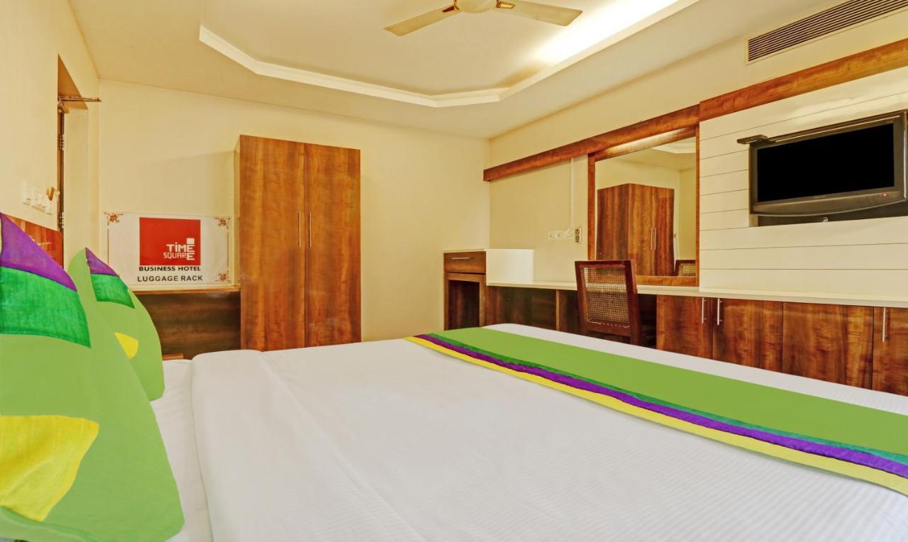Treebo Trend Time Square Marine Drive Hotel Kochi Exterior photo