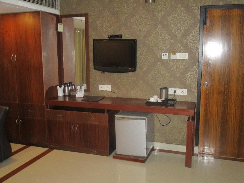Treebo Trend Time Square Marine Drive Hotel Kochi Exterior photo
