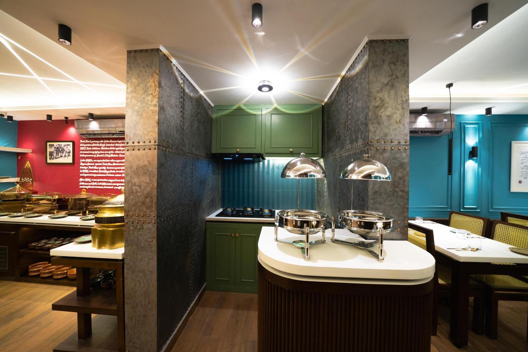 Treebo Trend Time Square Marine Drive Hotel Kochi Exterior photo