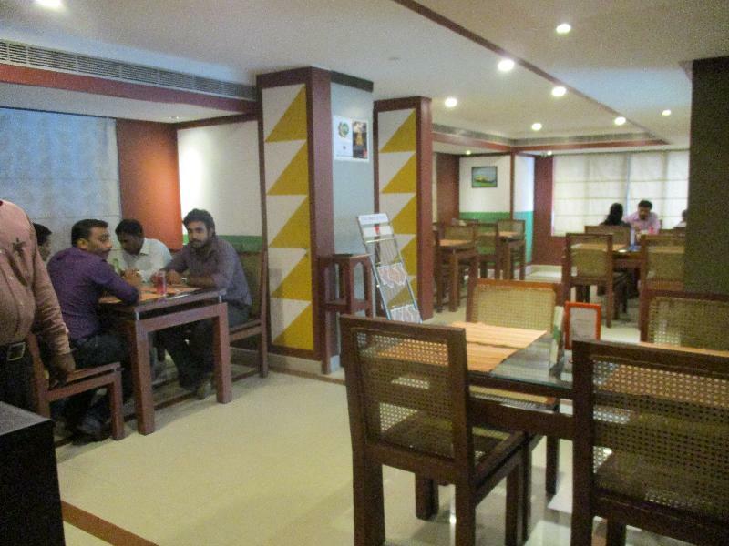 Treebo Trend Time Square Marine Drive Hotel Kochi Exterior photo
